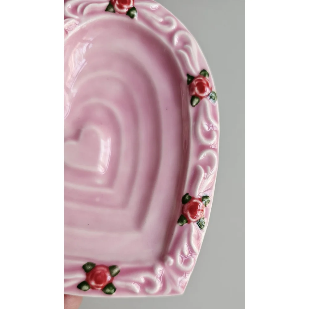 Vintage Pink Ceramic Heart-Shaped Soap Dish Tricket Tray – 3D Rose Accents